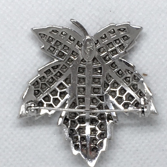 Vintage Keyes Maple Leaf Crystal Brooch, Canadian - Picture 3 of 3